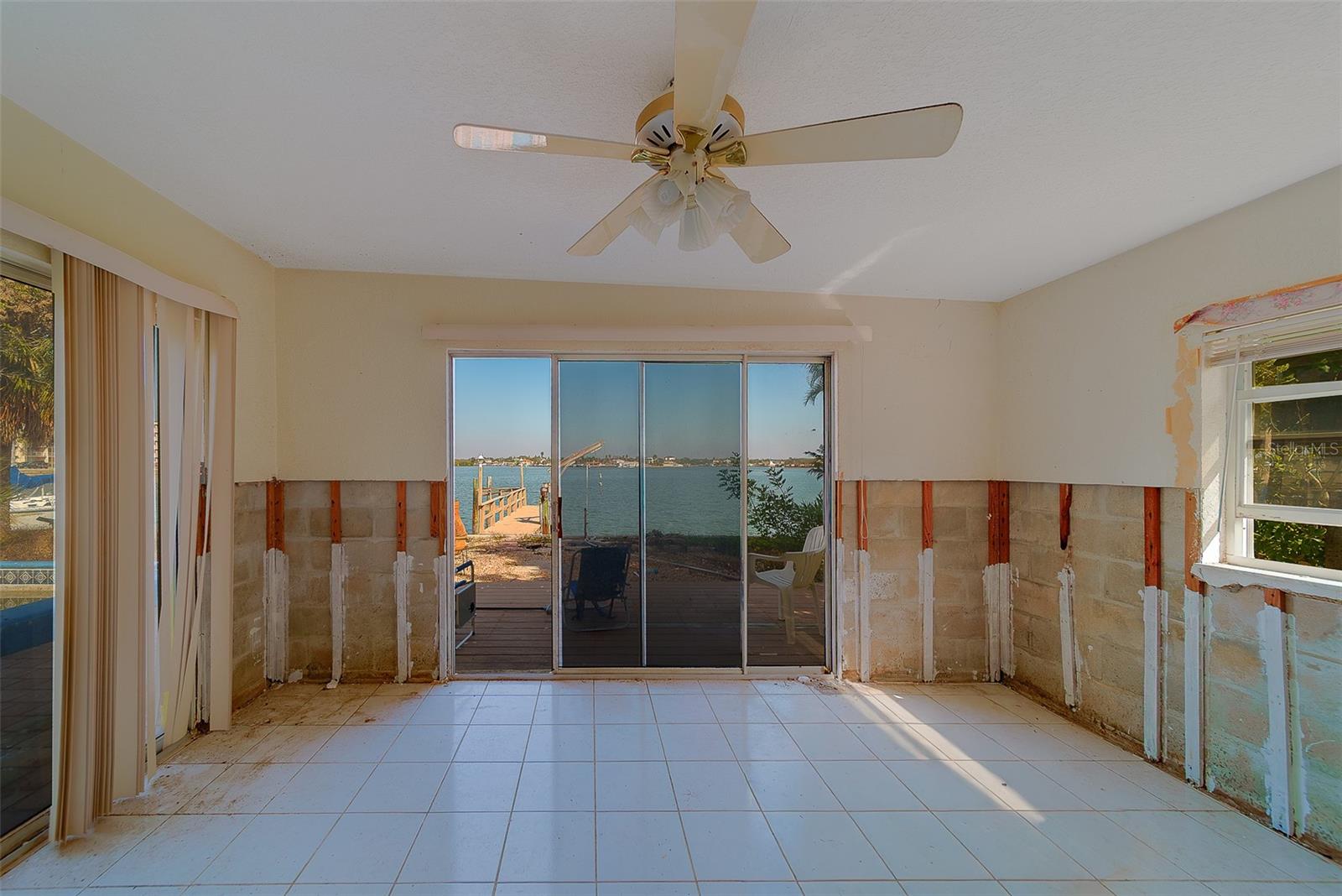 Image 28 of 38 For 6960 Shore Drive S