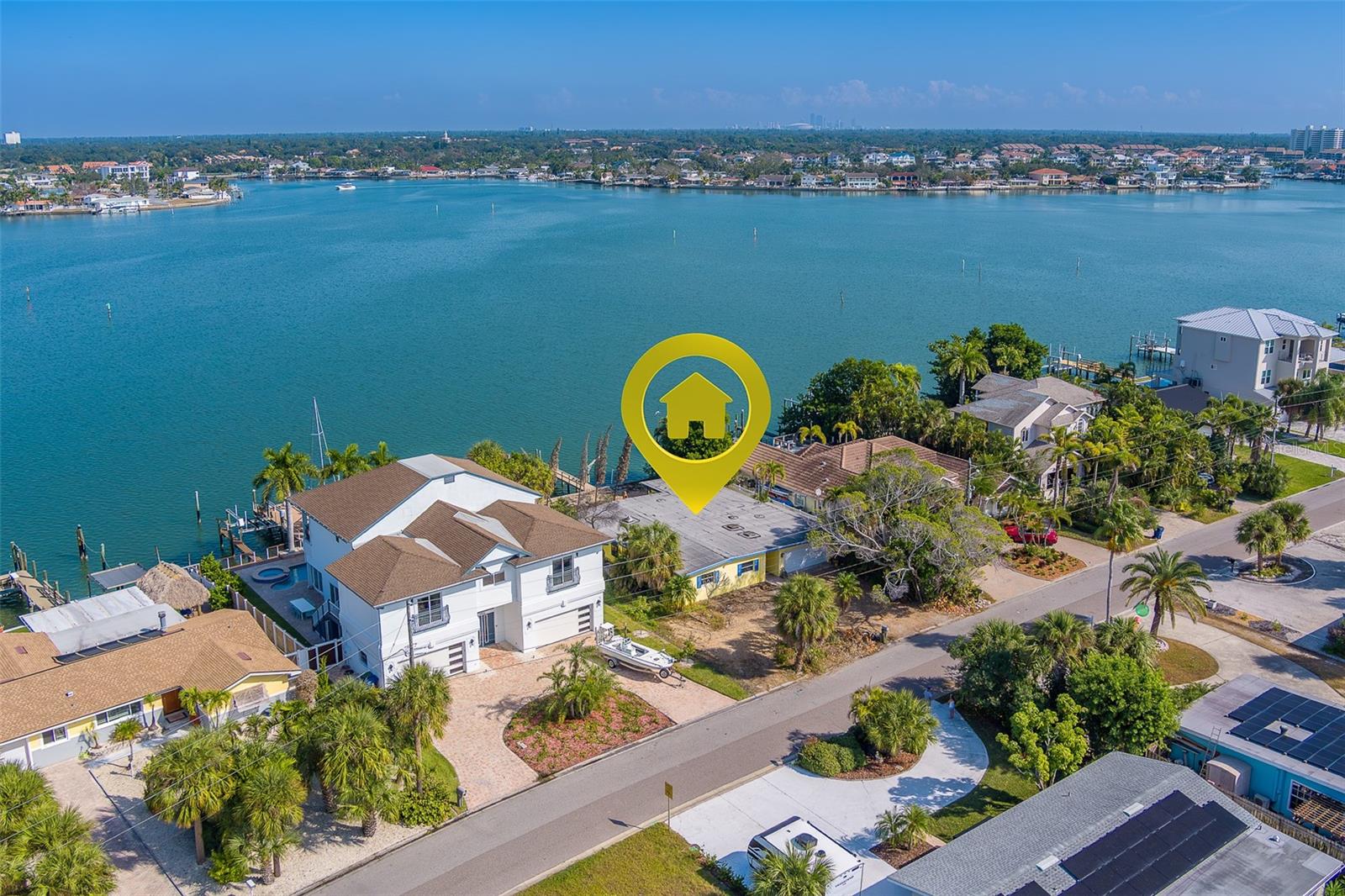 Image 5 of 38 For 6960 Shore Drive S