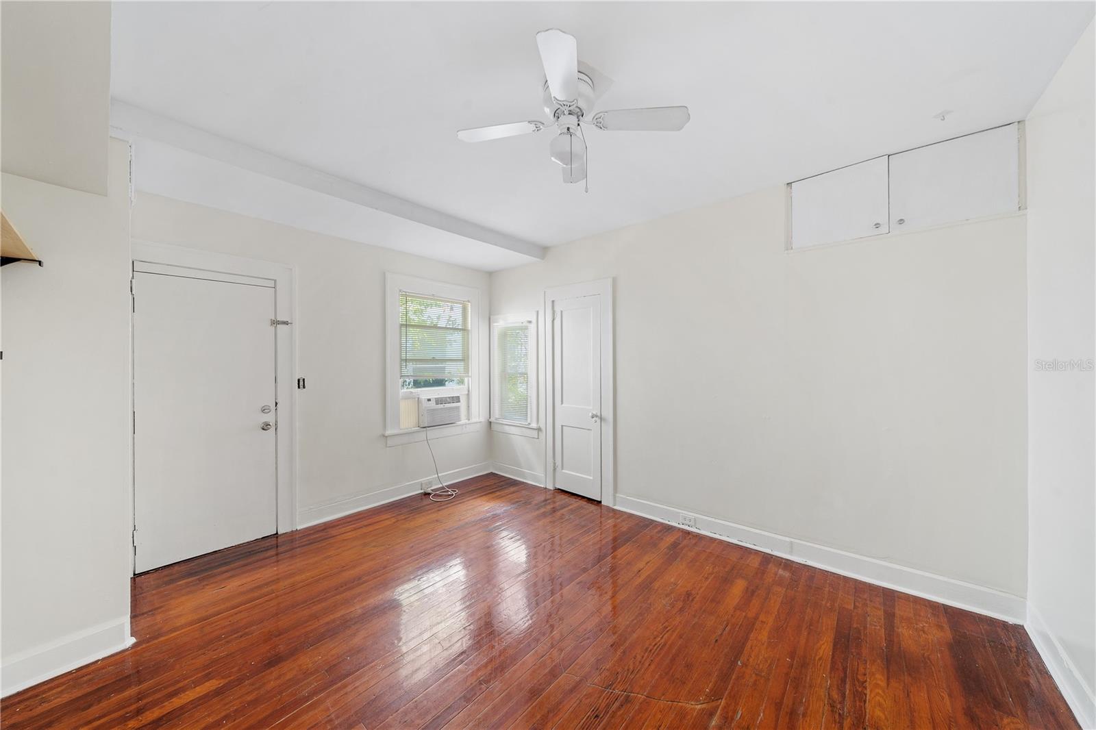 Image 10 of 14 For 708 Grove Street N