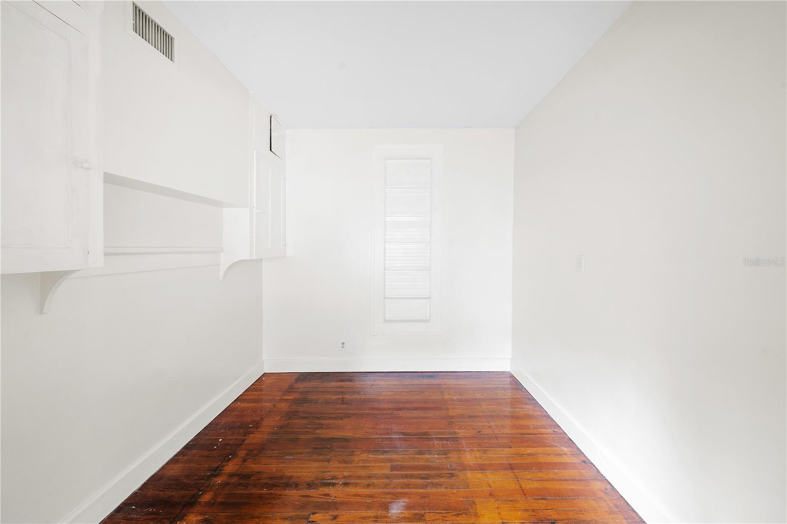 Image 12 of 14 For 708 Grove Street N