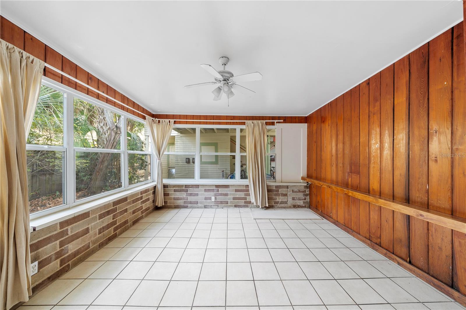 Image 4 of 14 For 708 Grove Street N