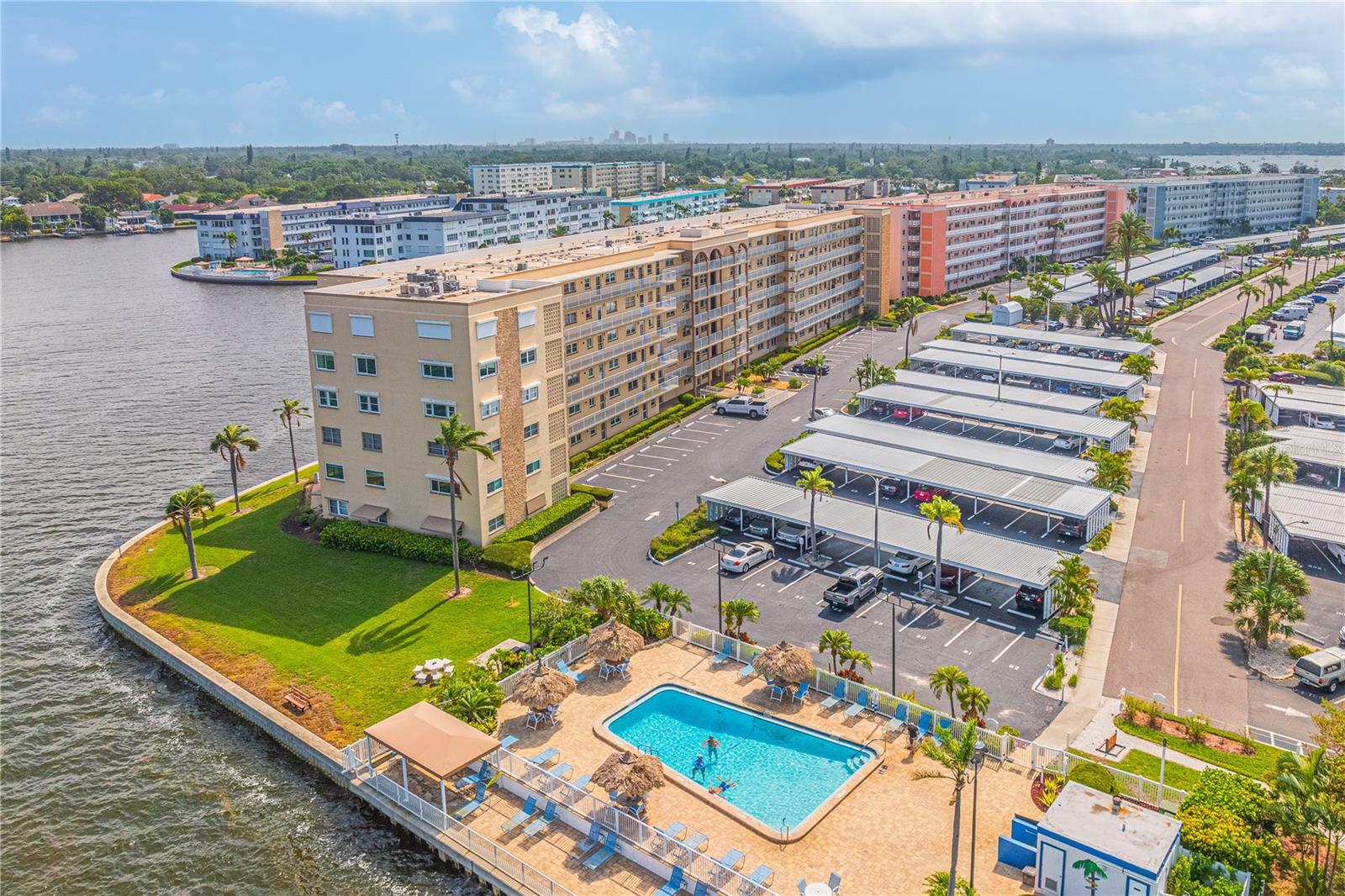 Image 2 of 41 For 6075 Shore Boulevard S 501