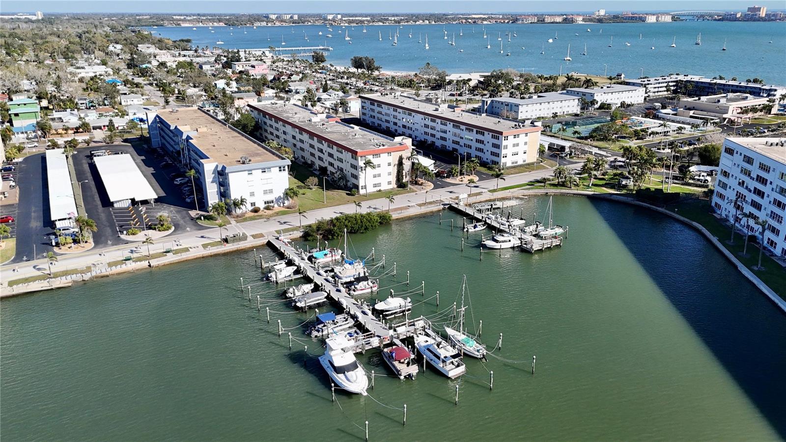 Image 38 of 41 For 6075 Shore Boulevard S 501