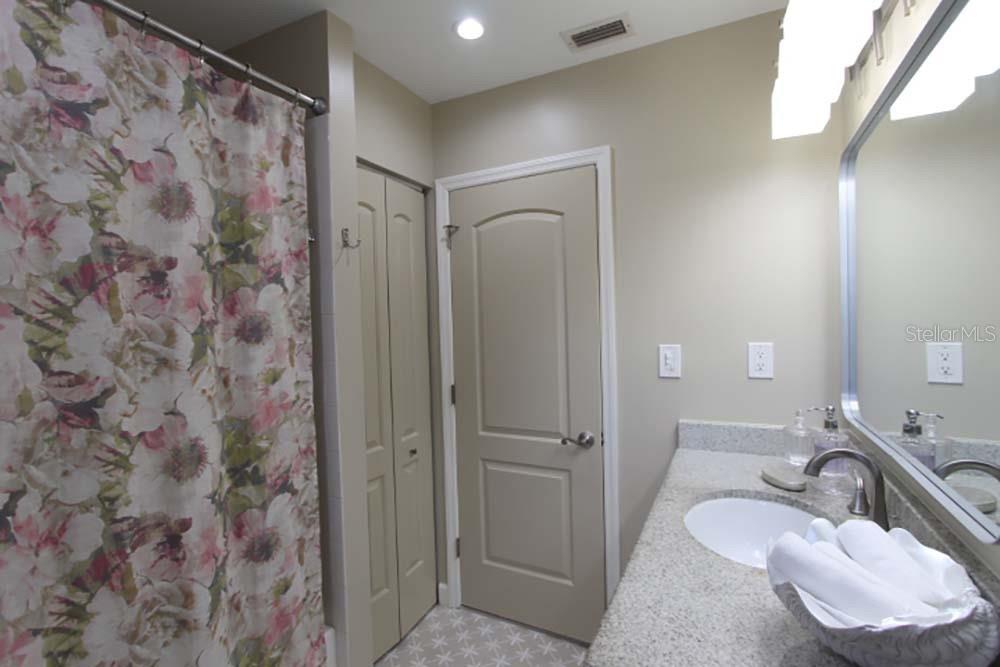 Image 18 of 30 For 4102 Howard Avenue