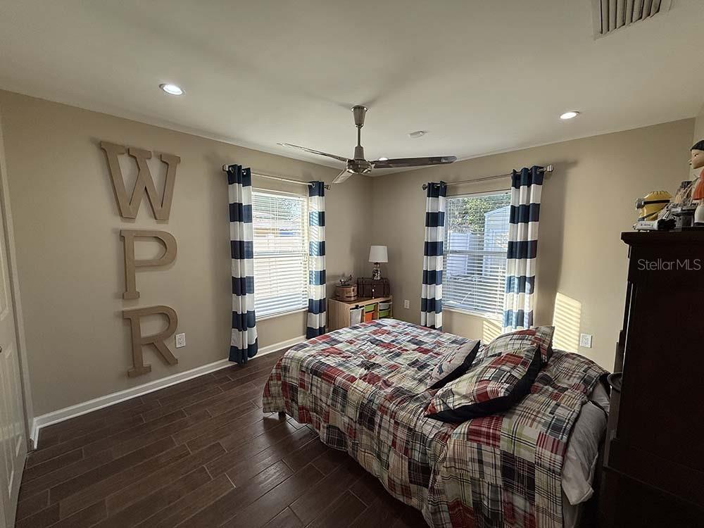 Image 19 of 30 For 4102 Howard Avenue