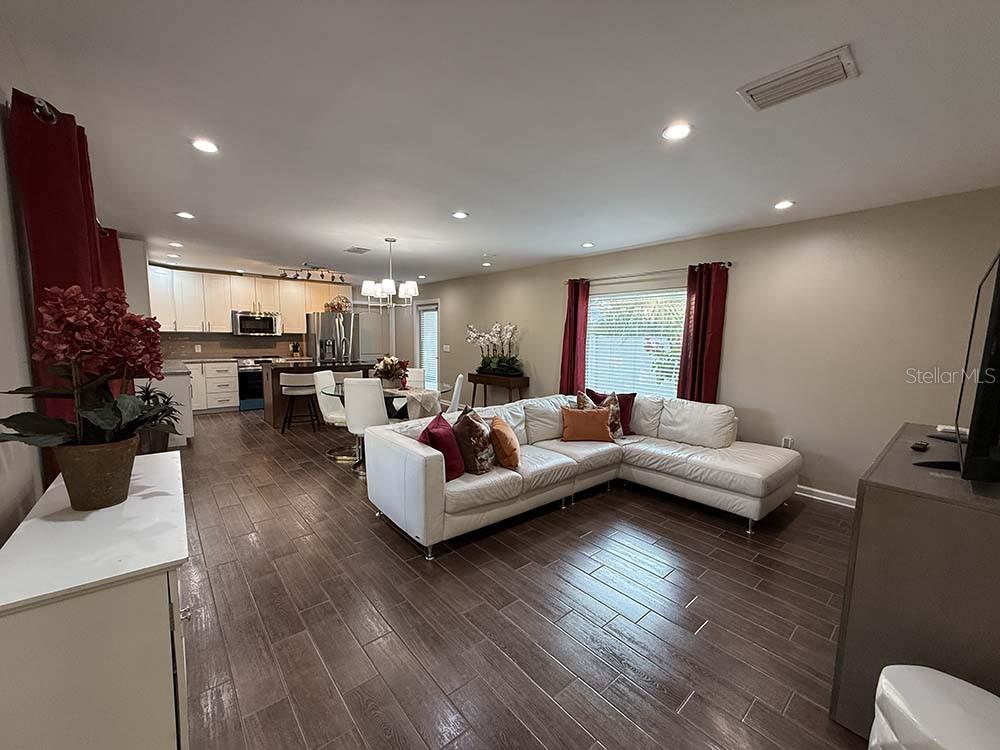 Image 7 of 30 For 4102 Howard Avenue