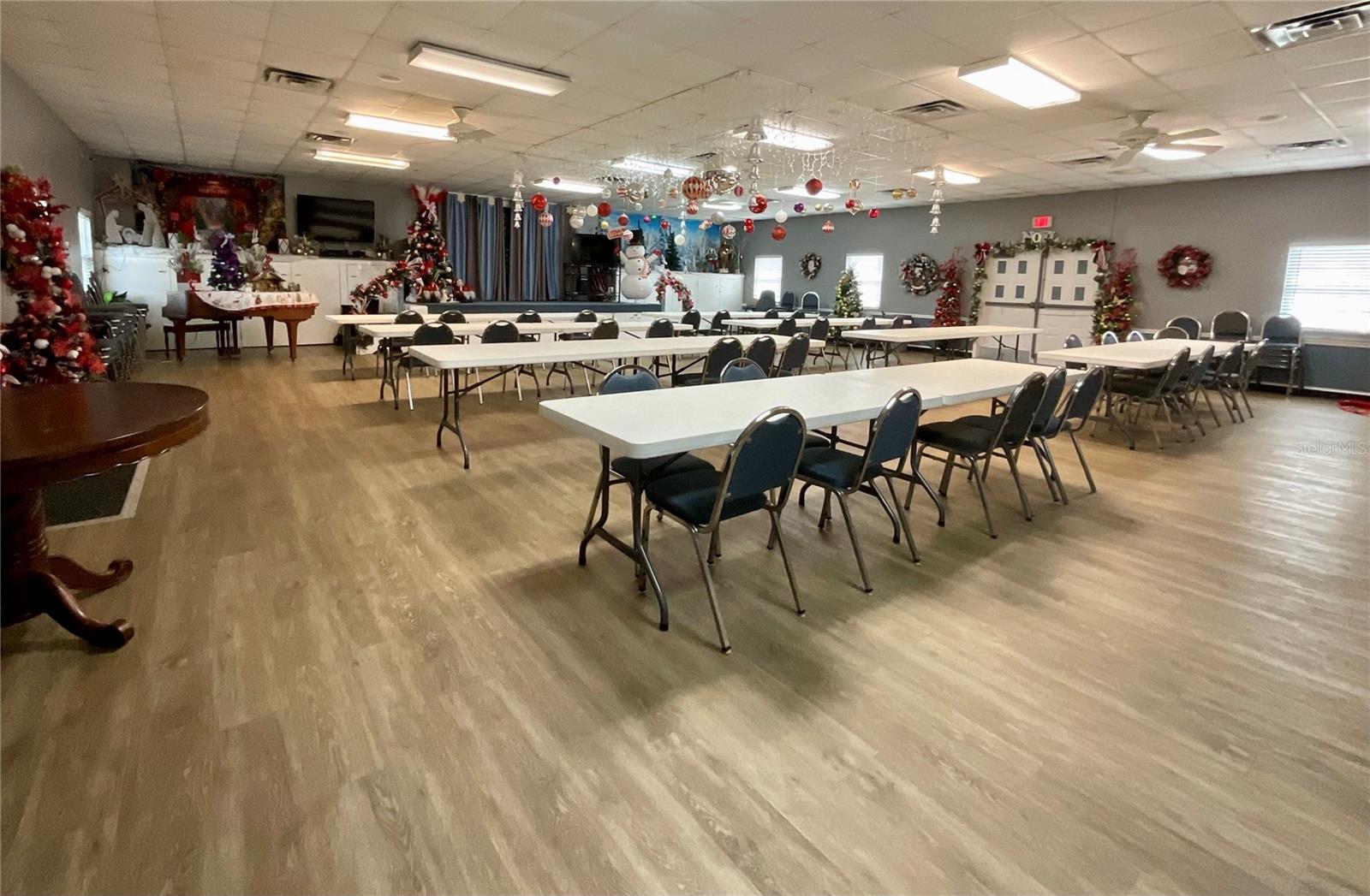 Image 25 of 30 For 10004 Tulip Street N