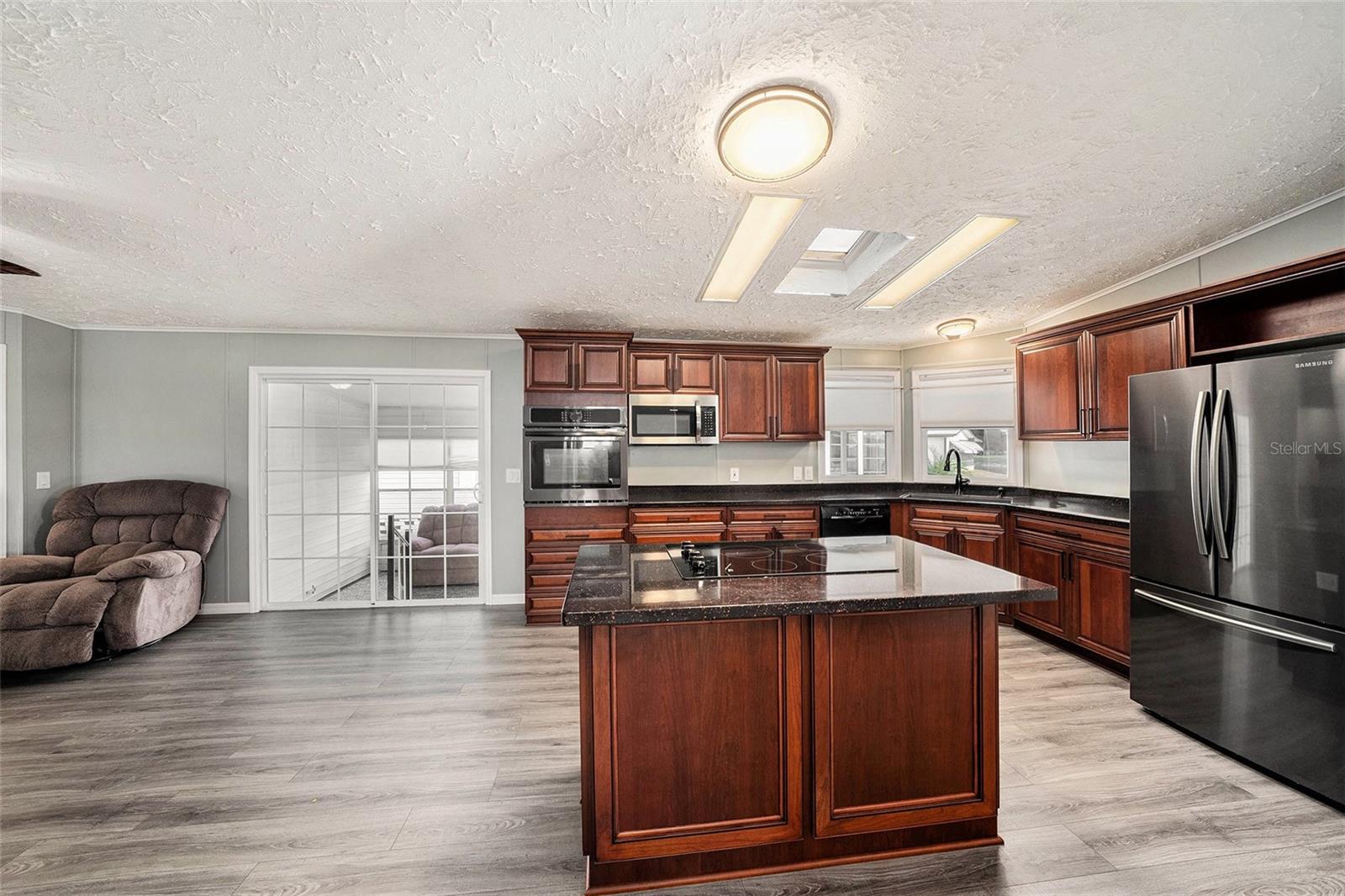 Image 13 of 31 For 37617 Amigo Drive