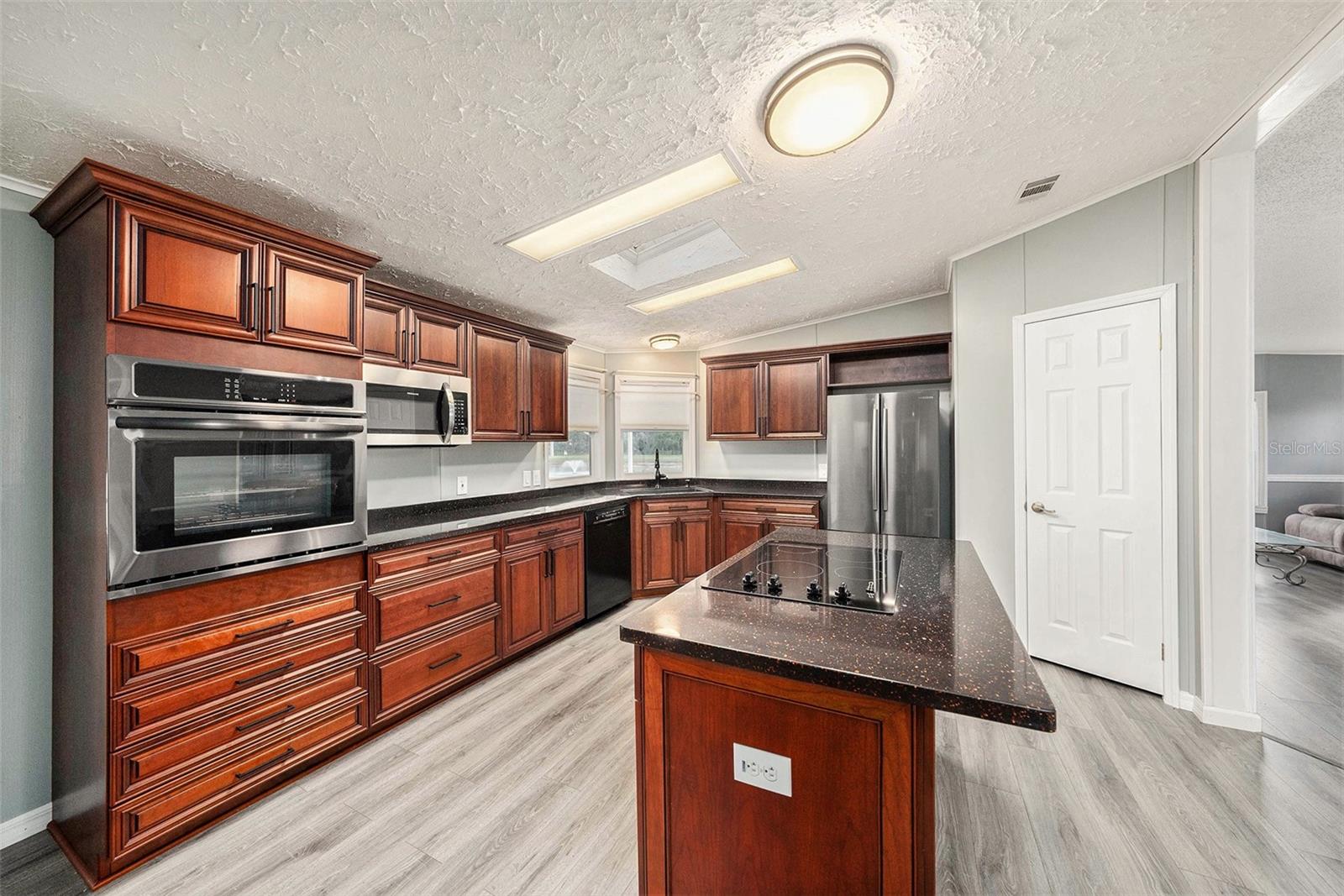 Image 14 of 31 For 37617 Amigo Drive