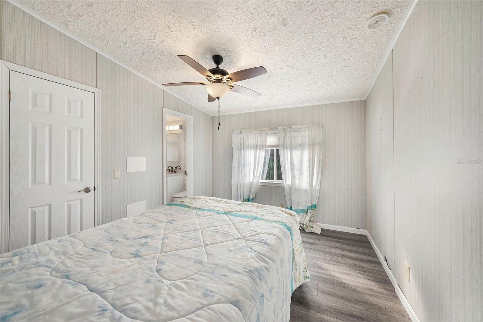 Image 16 of 31 For 37617 Amigo Drive