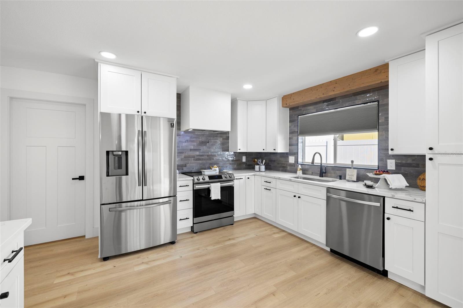 Image 10 of 32 For 2009 Forest Drive