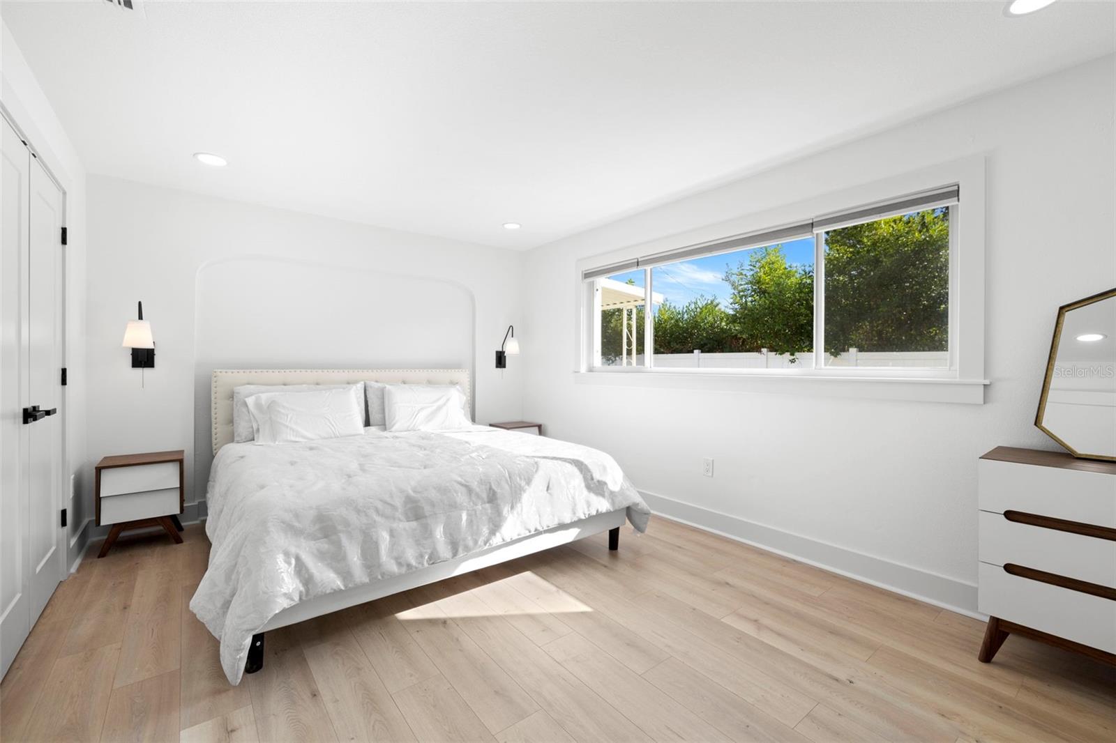 Image 20 of 32 For 2009 Forest Drive