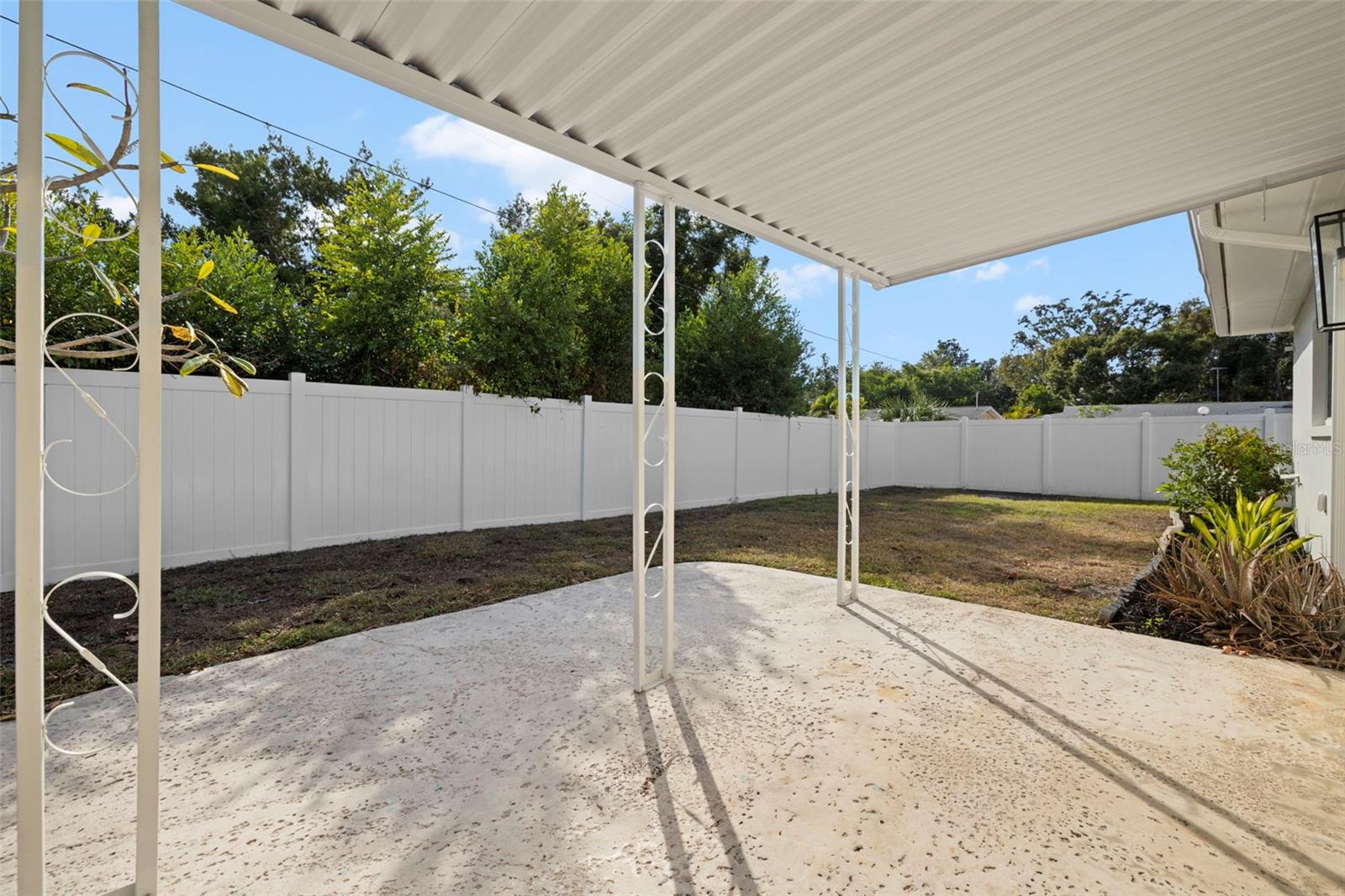 Image 31 of 32 For 2009 Forest Drive