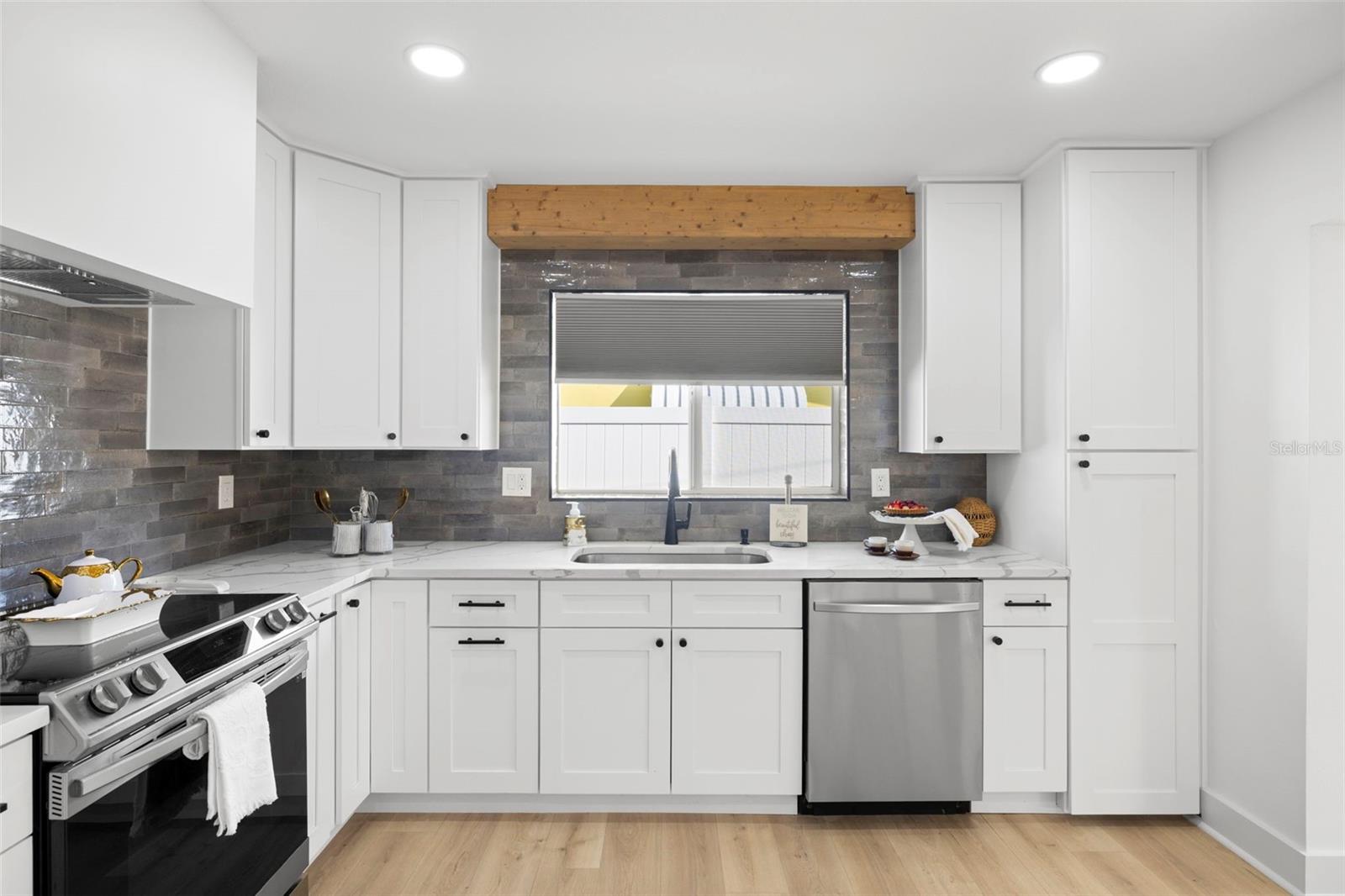 Image 9 of 32 For 2009 Forest Drive