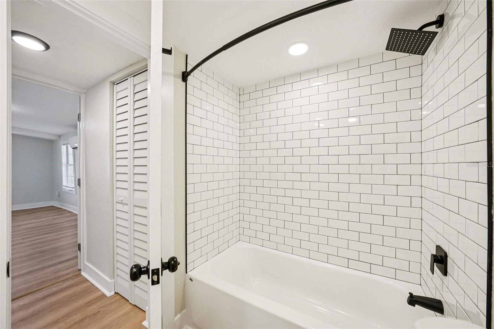 Image 28 of 37 For 5502 40th Street N