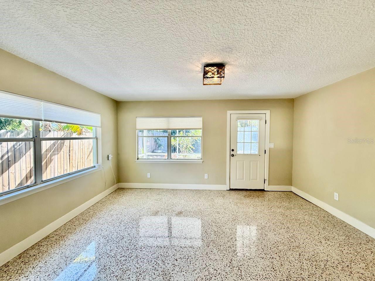 Image 15 of 40 For 2918 10th Avenue N