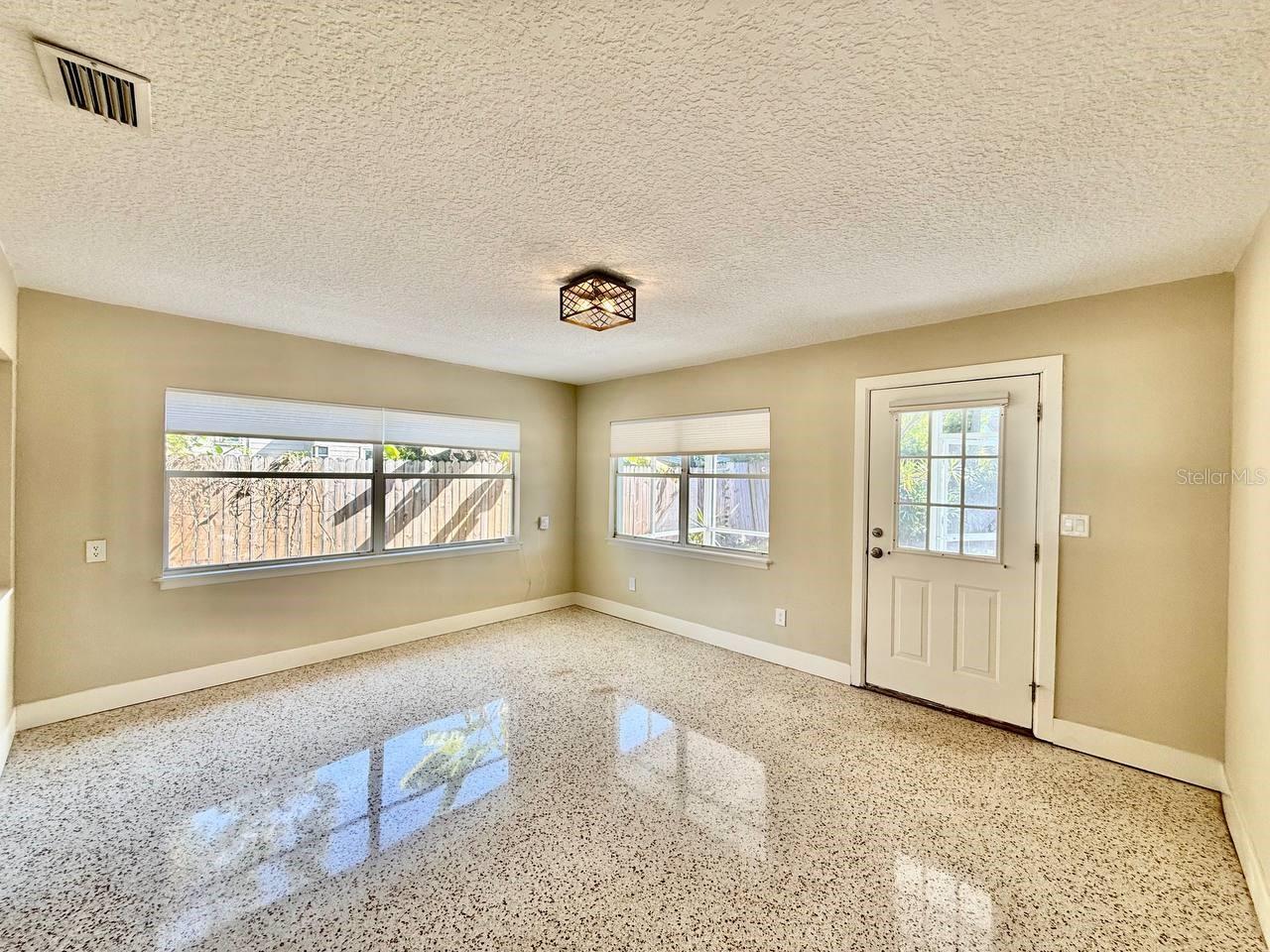 Image 16 of 40 For 2918 10th Avenue N