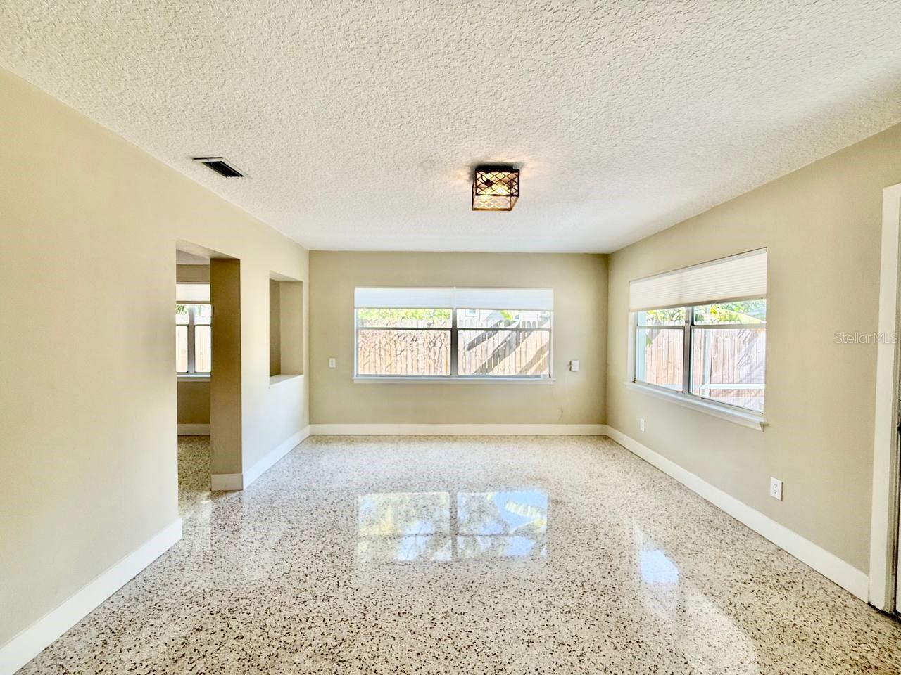 Image 17 of 40 For 2918 10th Avenue N