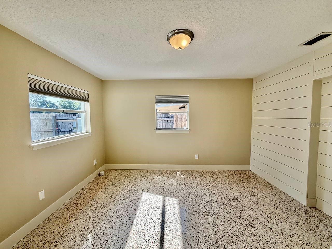 Image 20 of 40 For 2918 10th Avenue N