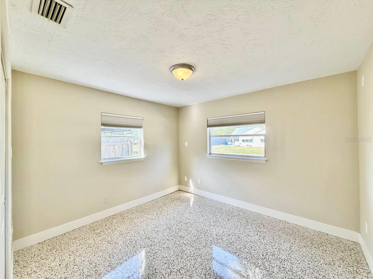 Image 25 of 40 For 2918 10th Avenue N