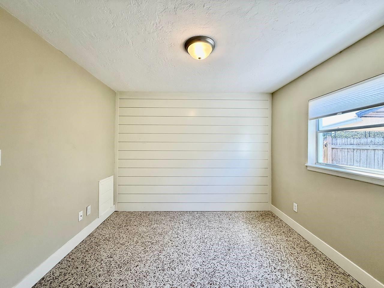 Image 32 of 40 For 2918 10th Avenue N