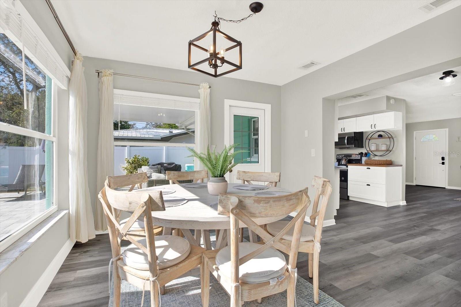 Image 9 of 32 For 1241 12th Court Sw