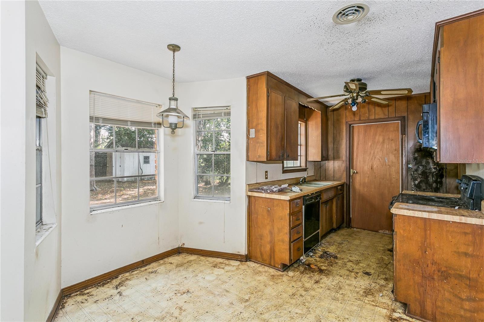 Image 10 of 25 For 5920 Leesway Boulevard