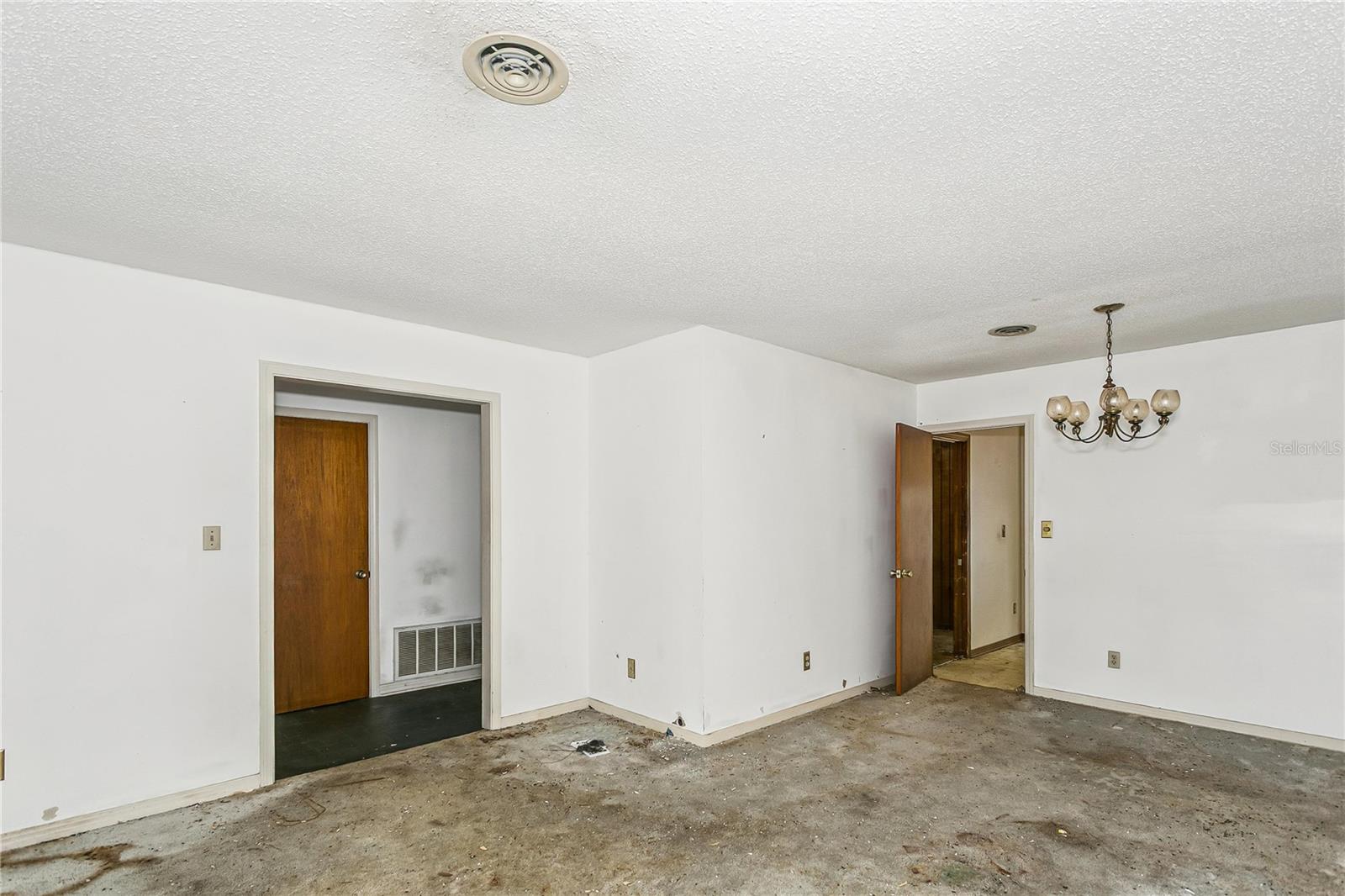 Image 6 of 25 For 5920 Leesway Boulevard