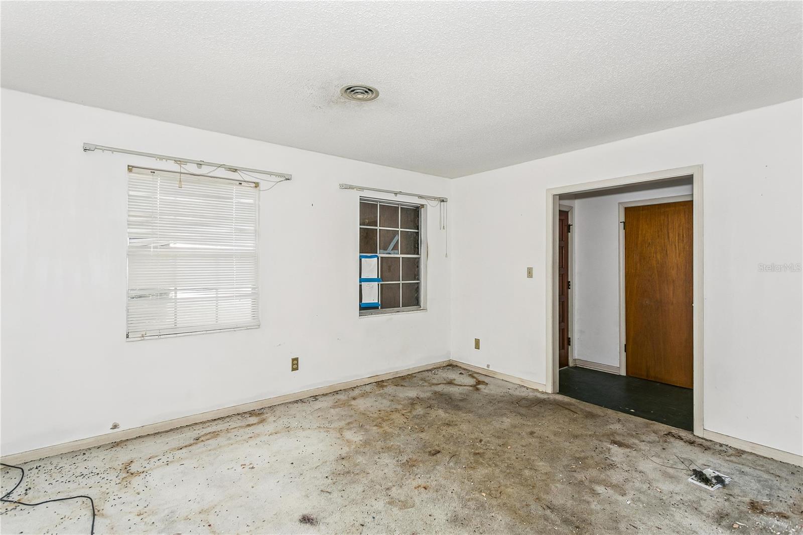 Image 9 of 25 For 5920 Leesway Boulevard