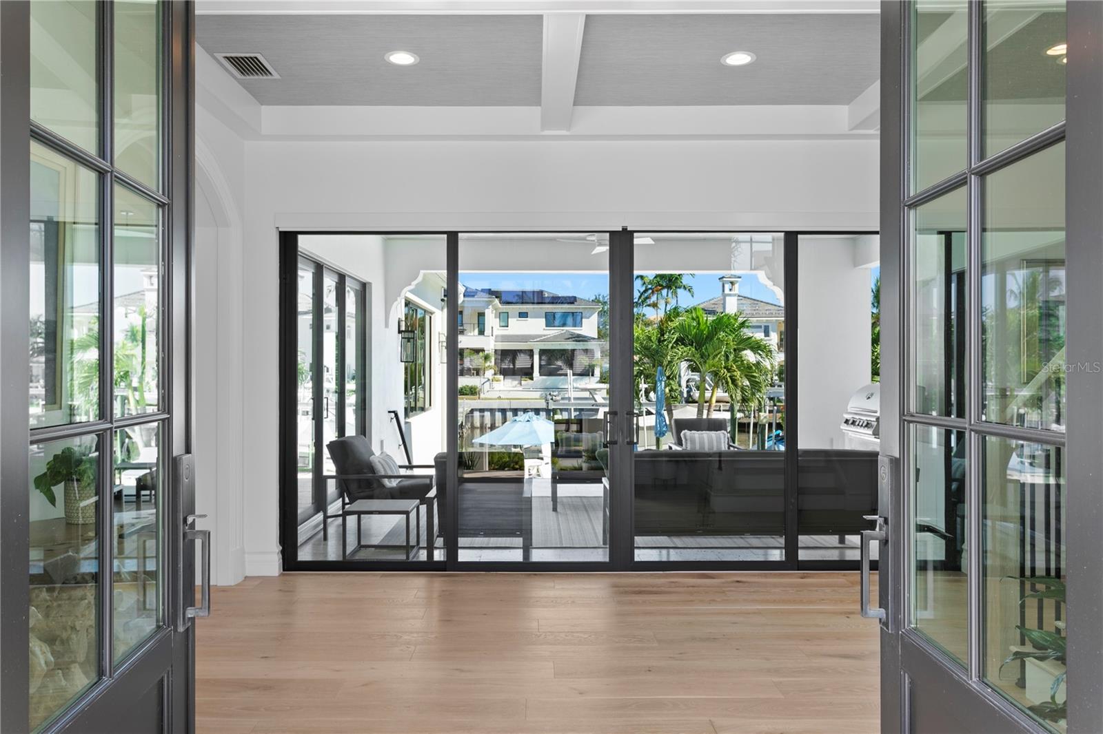 Image 10 of 79 For 1934 Hawaii Avenue Ne