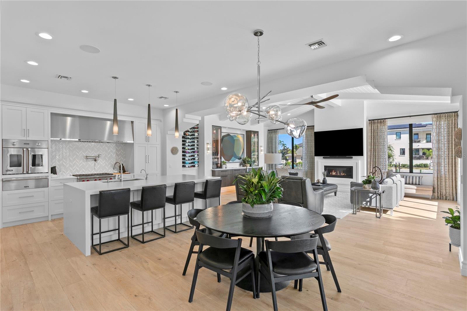 Image 14 of 79 For 1934 Hawaii Avenue Ne