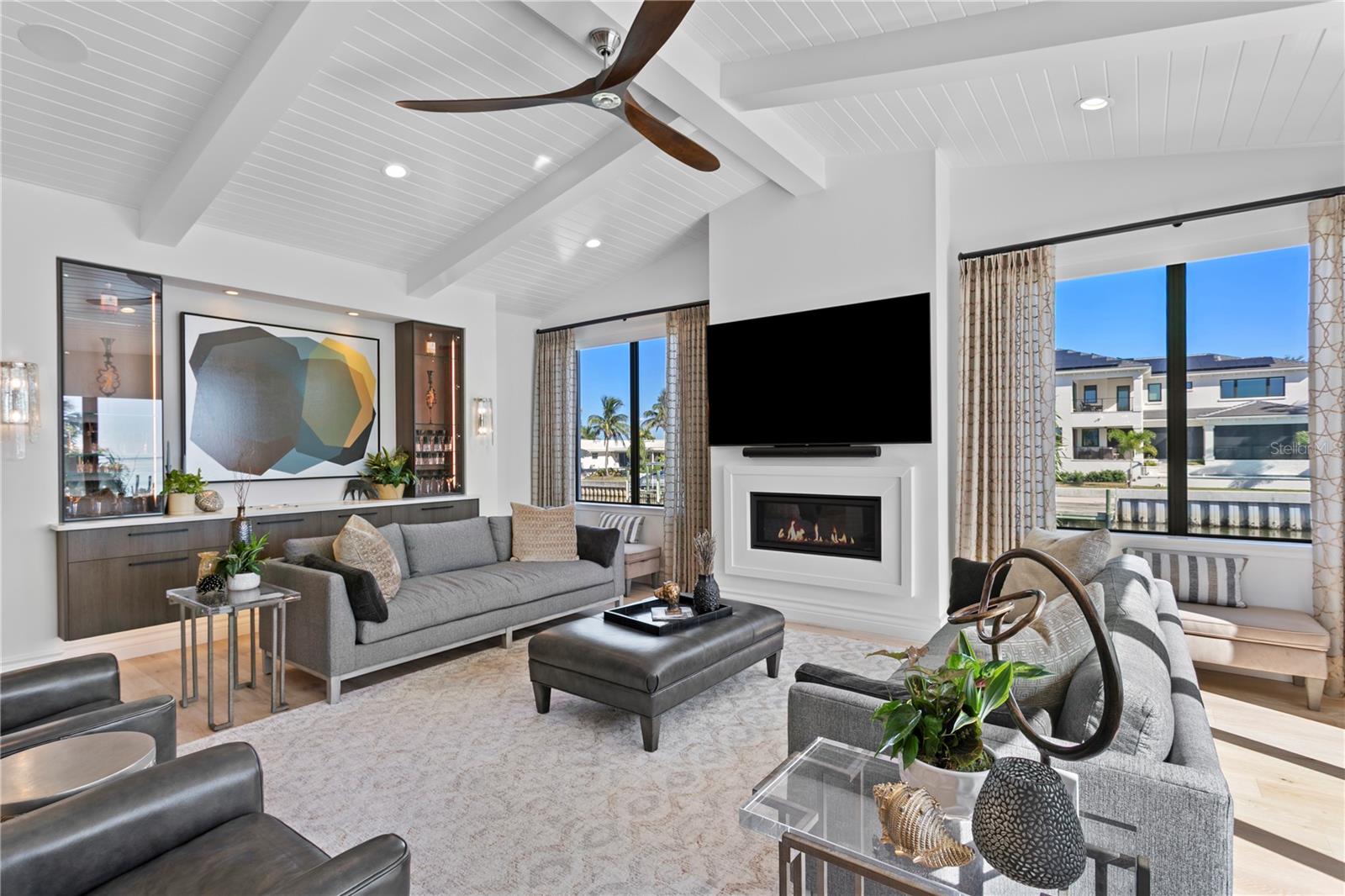 Image 16 of 79 For 1934 Hawaii Avenue Ne