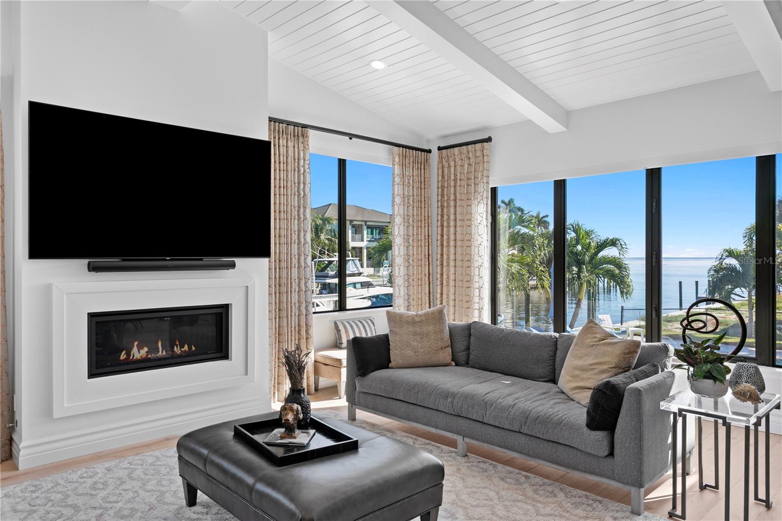 Image 17 of 79 For 1934 Hawaii Avenue Ne