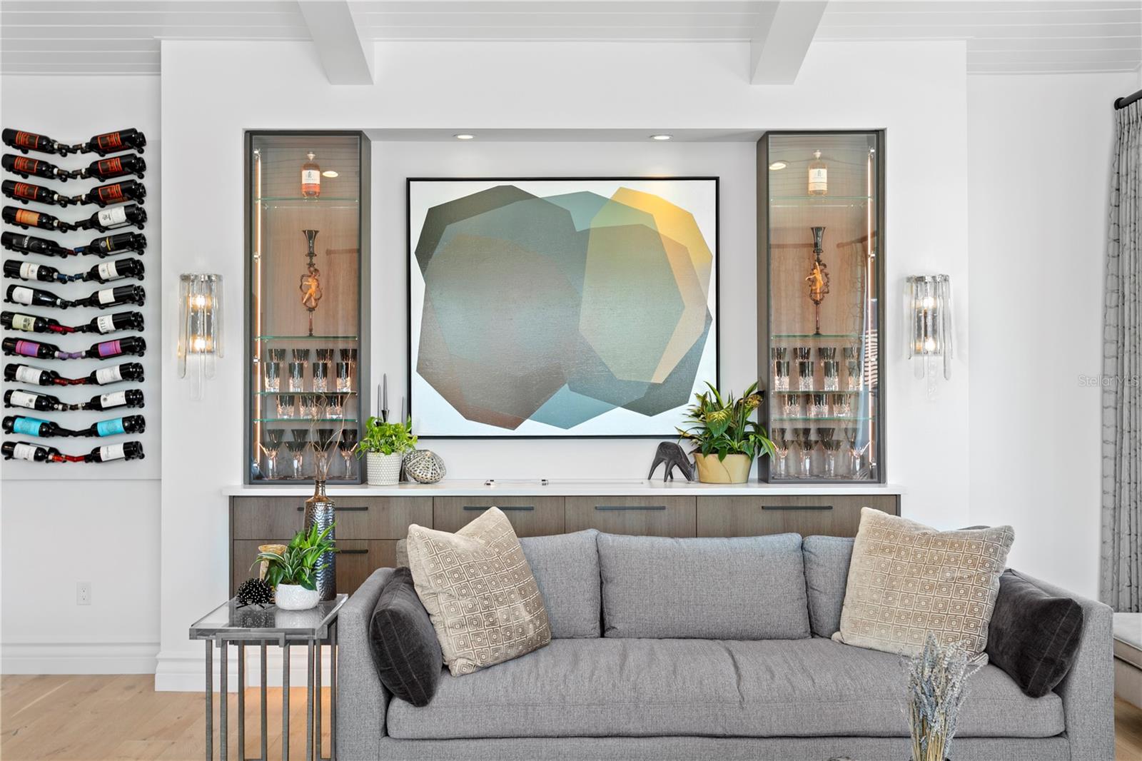 Image 18 of 79 For 1934 Hawaii Avenue Ne