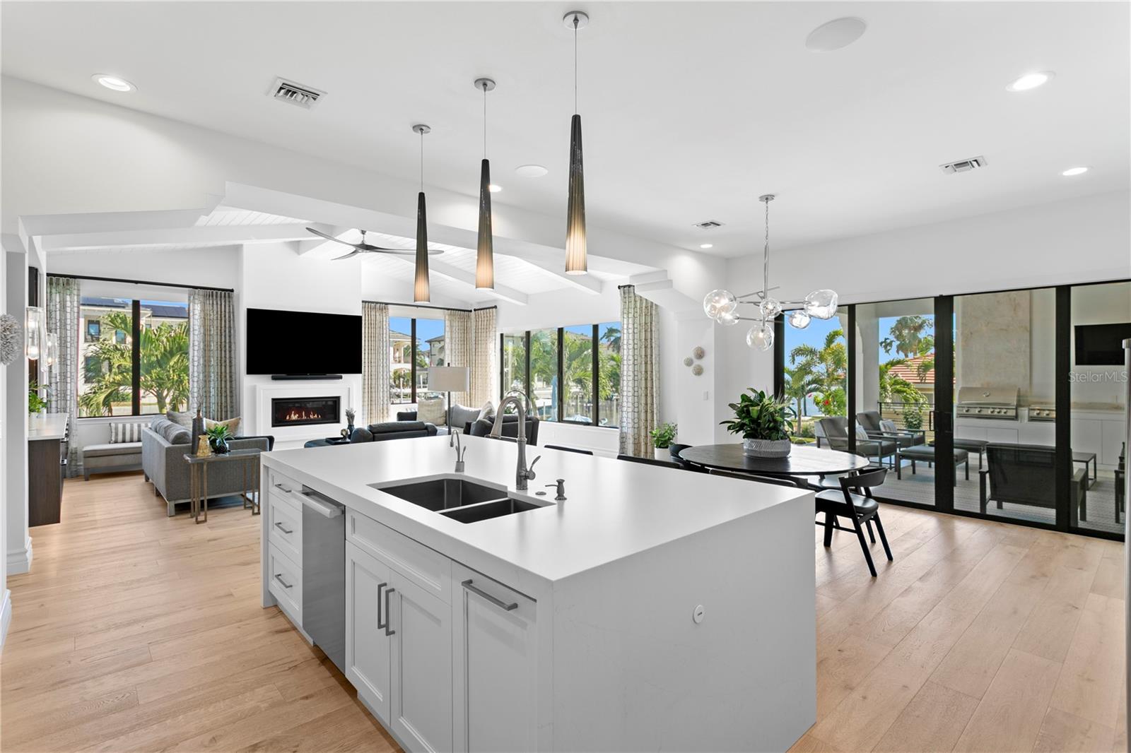 Image 31 of 79 For 1934 Hawaii Avenue Ne