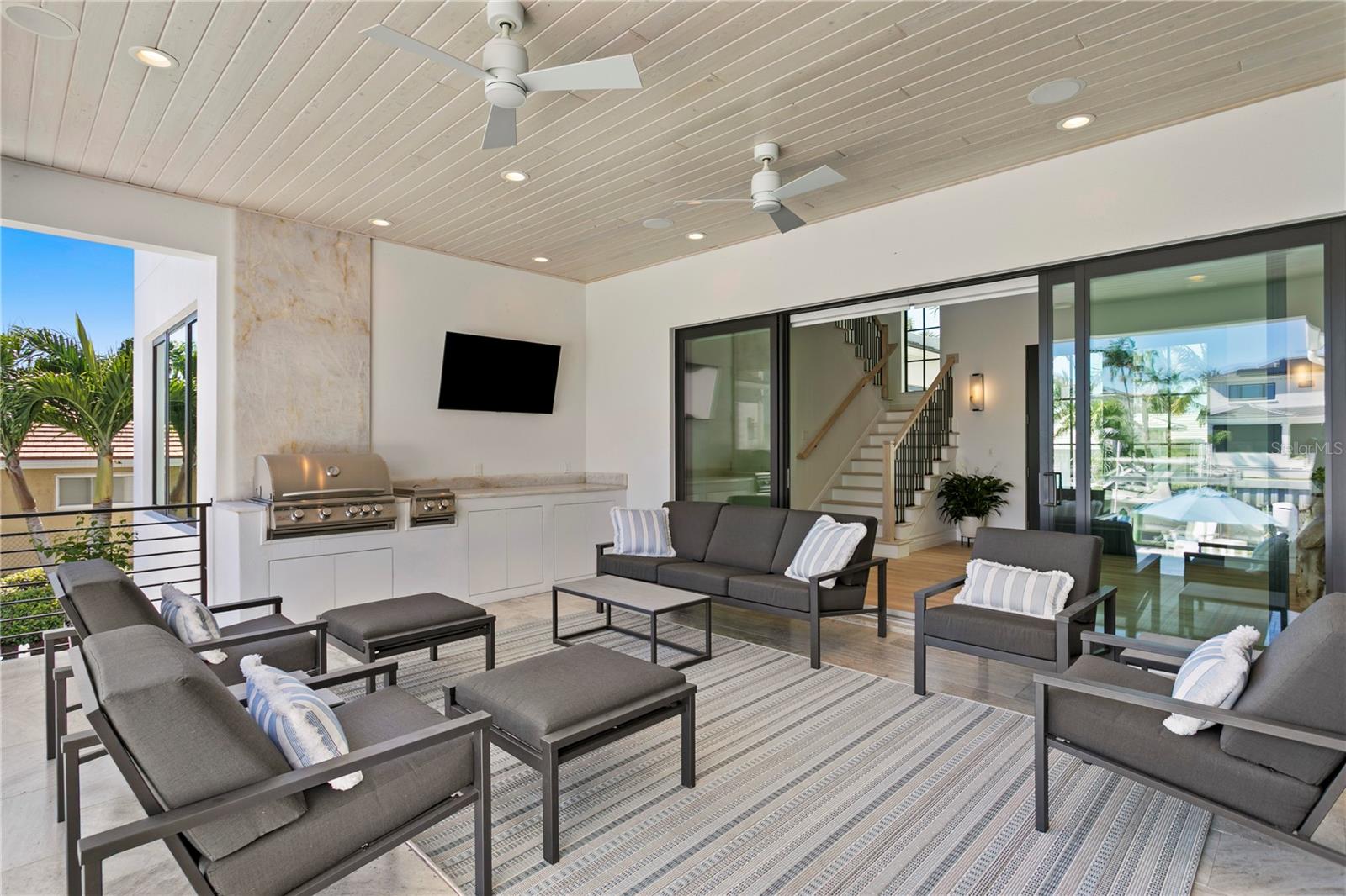 Image 33 of 79 For 1934 Hawaii Avenue Ne