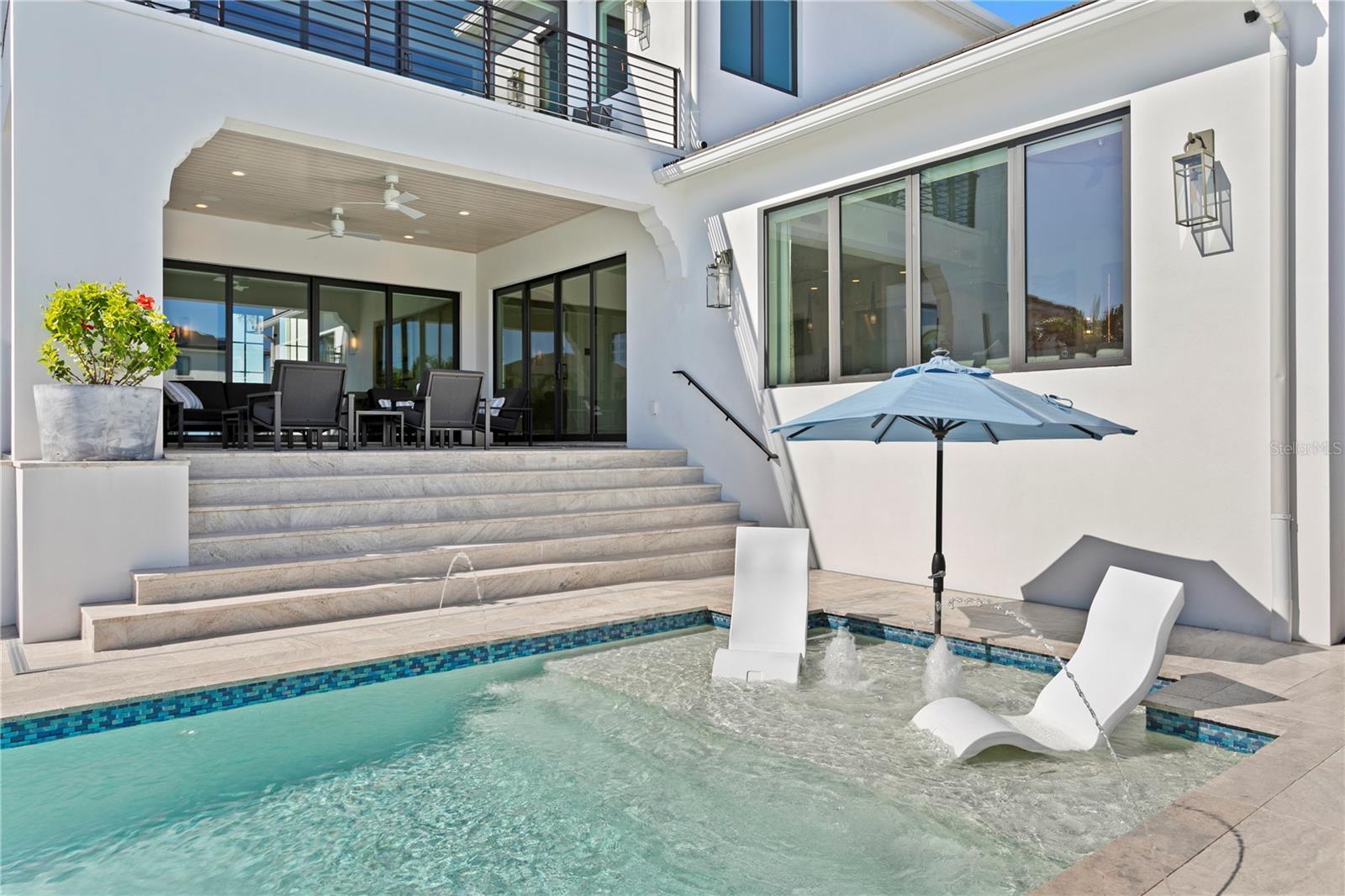 Image 37 of 79 For 1934 Hawaii Avenue Ne