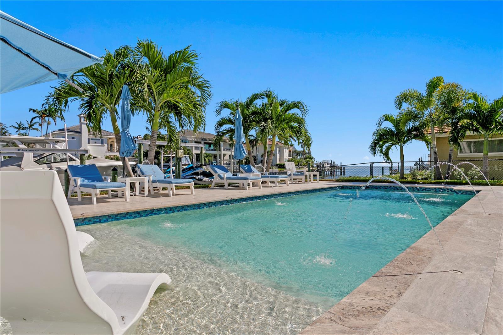 Image 38 of 79 For 1934 Hawaii Avenue Ne