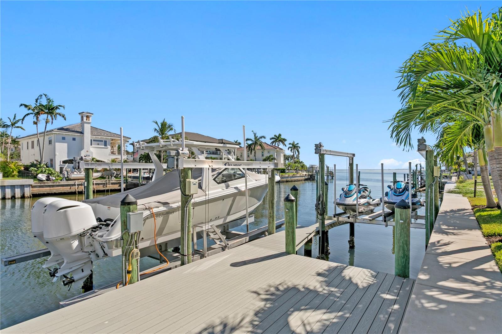 Image 4 of 79 For 1934 Hawaii Avenue Ne