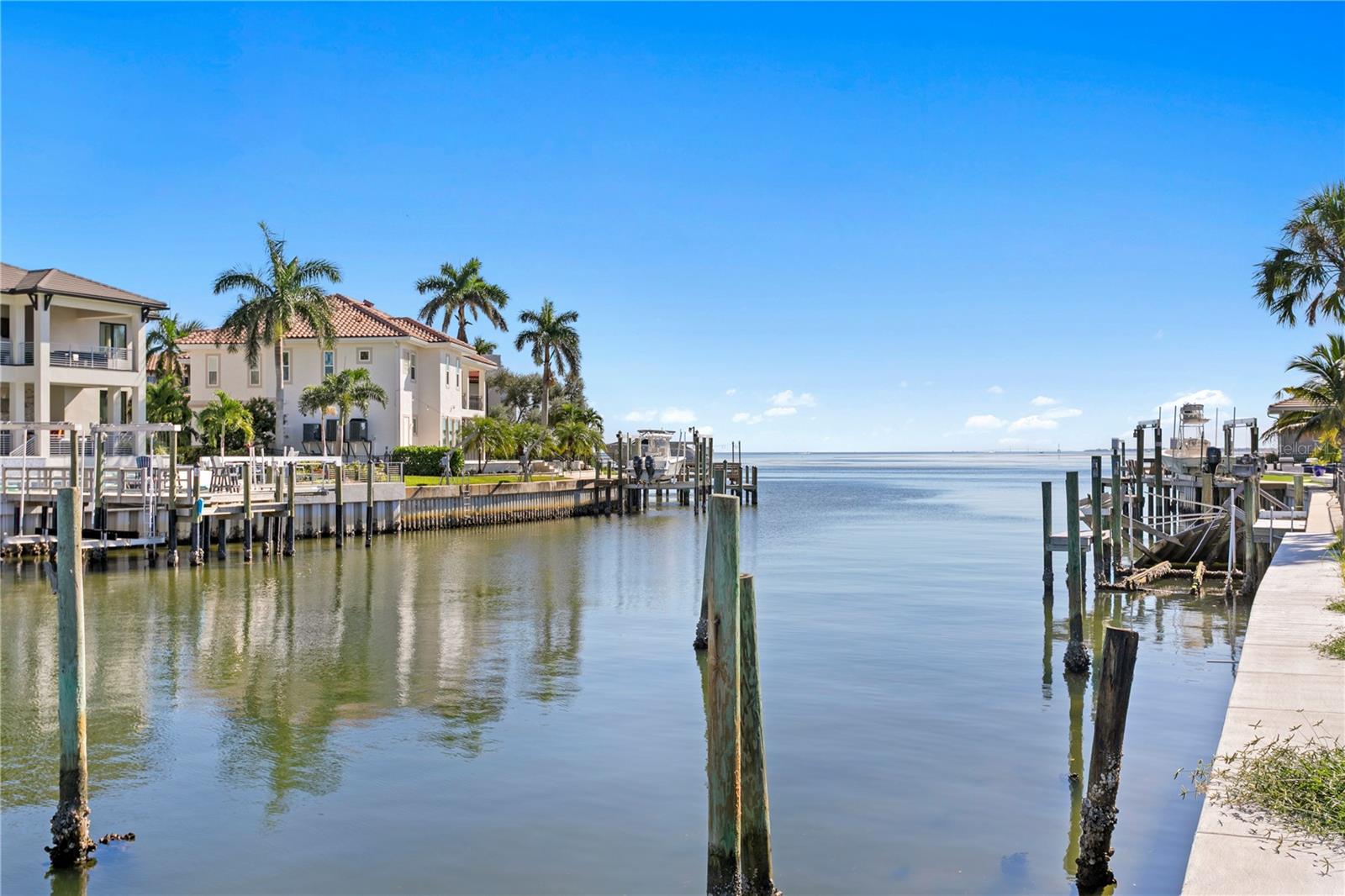 Image 5 of 79 For 1934 Hawaii Avenue Ne