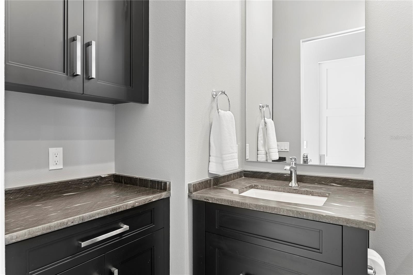 Image 68 of 79 For 1934 Hawaii Avenue Ne