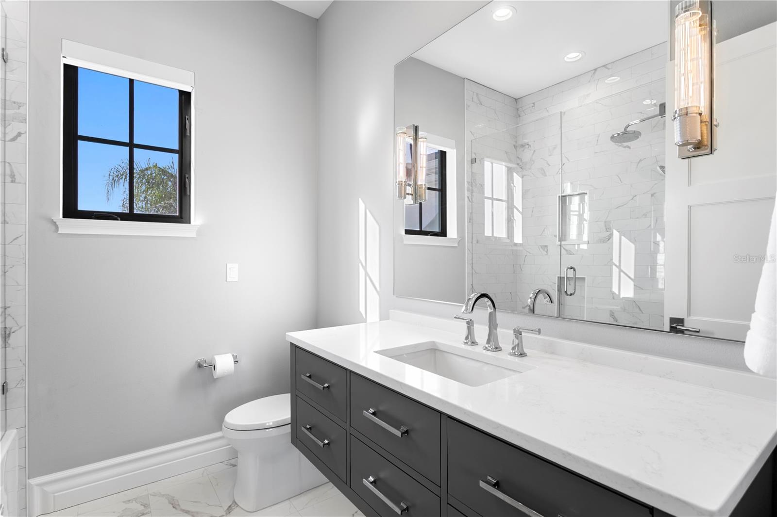 Image 71 of 79 For 1934 Hawaii Avenue Ne