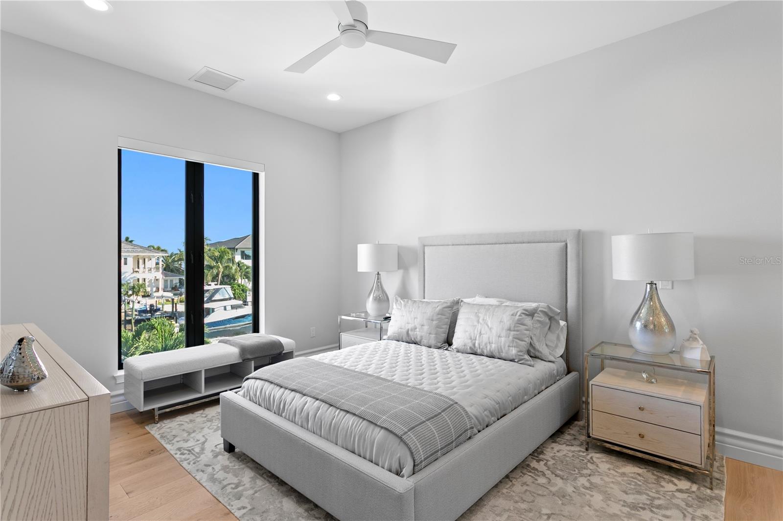 Image 73 of 79 For 1934 Hawaii Avenue Ne