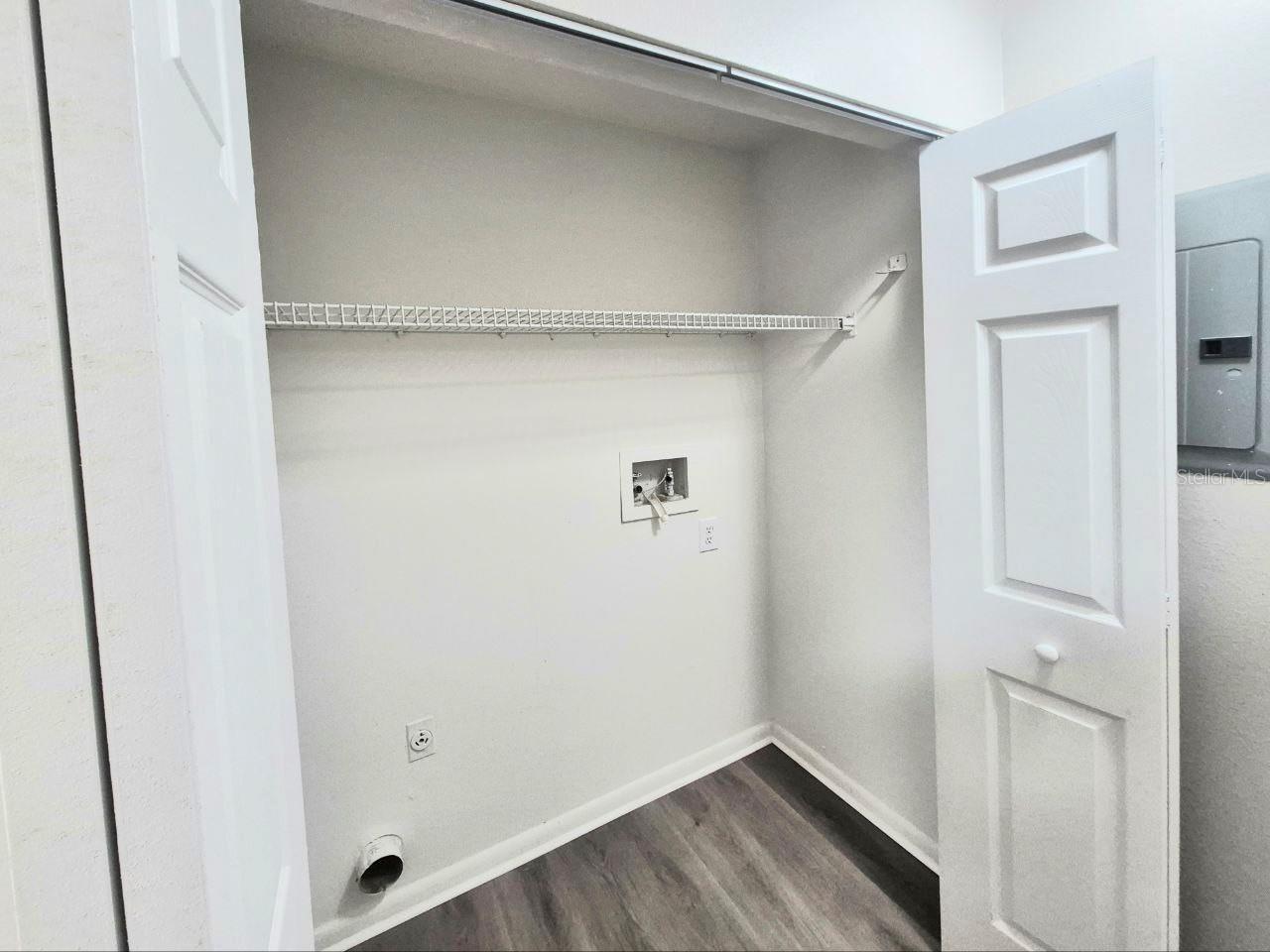 Image 19 of 30 For 3141 Bloomingdale Villas Court