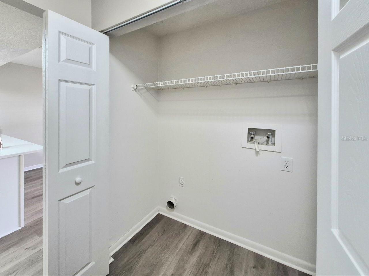 Image 20 of 30 For 3141 Bloomingdale Villas Court