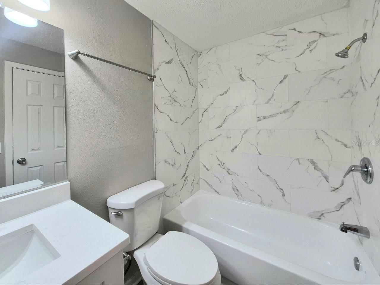 Image 21 of 30 For 3141 Bloomingdale Villas Court