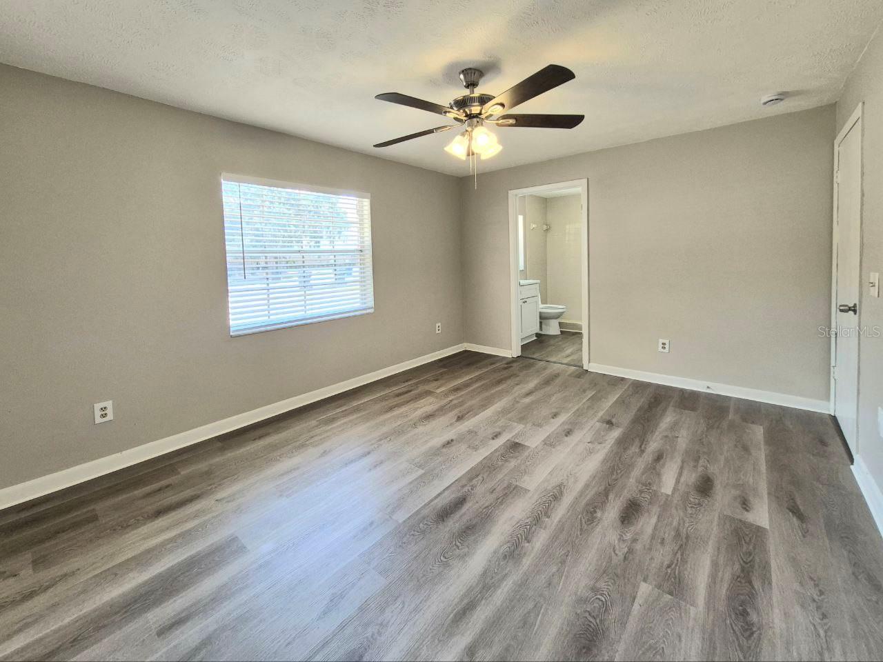 Image 28 of 30 For 3141 Bloomingdale Villas Court