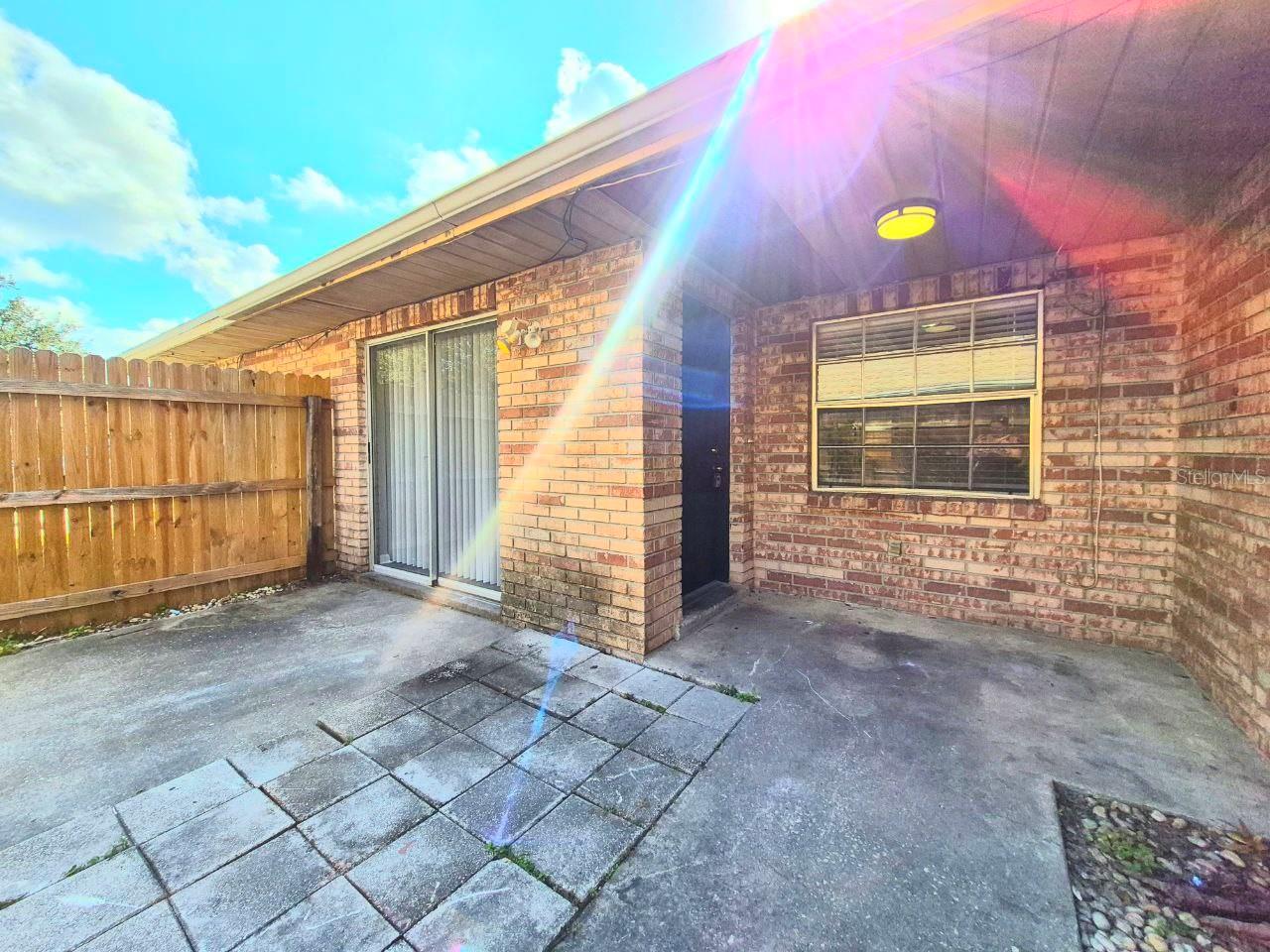 Image 6 of 30 For 3141 Bloomingdale Villas Court