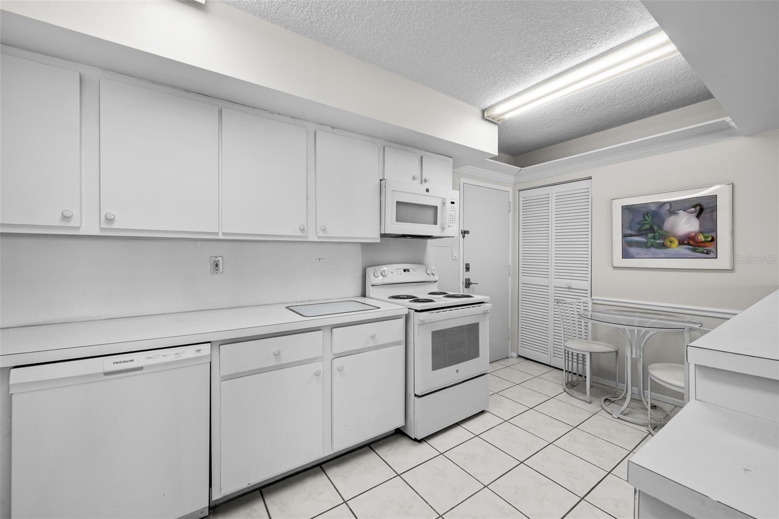 Image 18 of 88 For 2401 Bayshore Boulevard 310