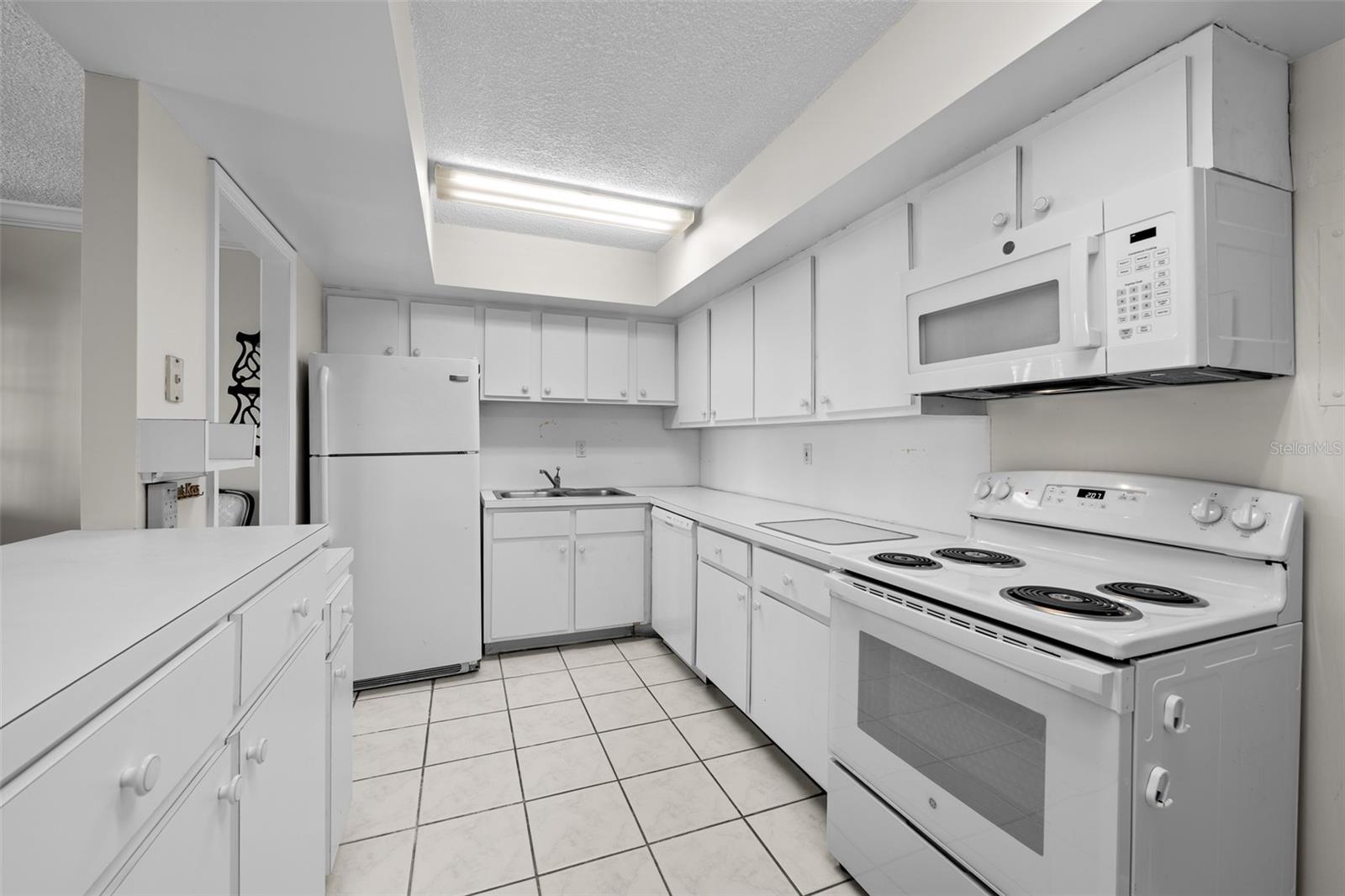 Image 20 of 88 For 2401 Bayshore Boulevard 310